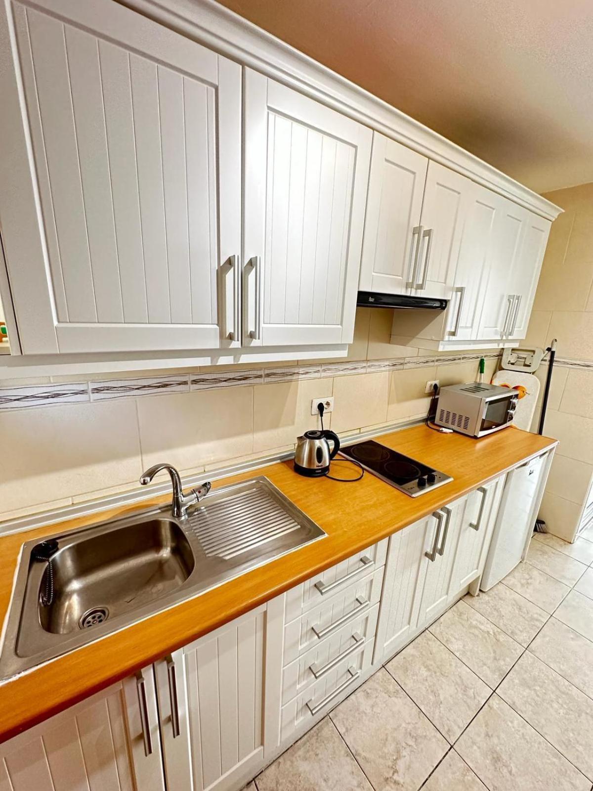 Firstline Apartment Los Cristianos Arona  Exteriér fotografie