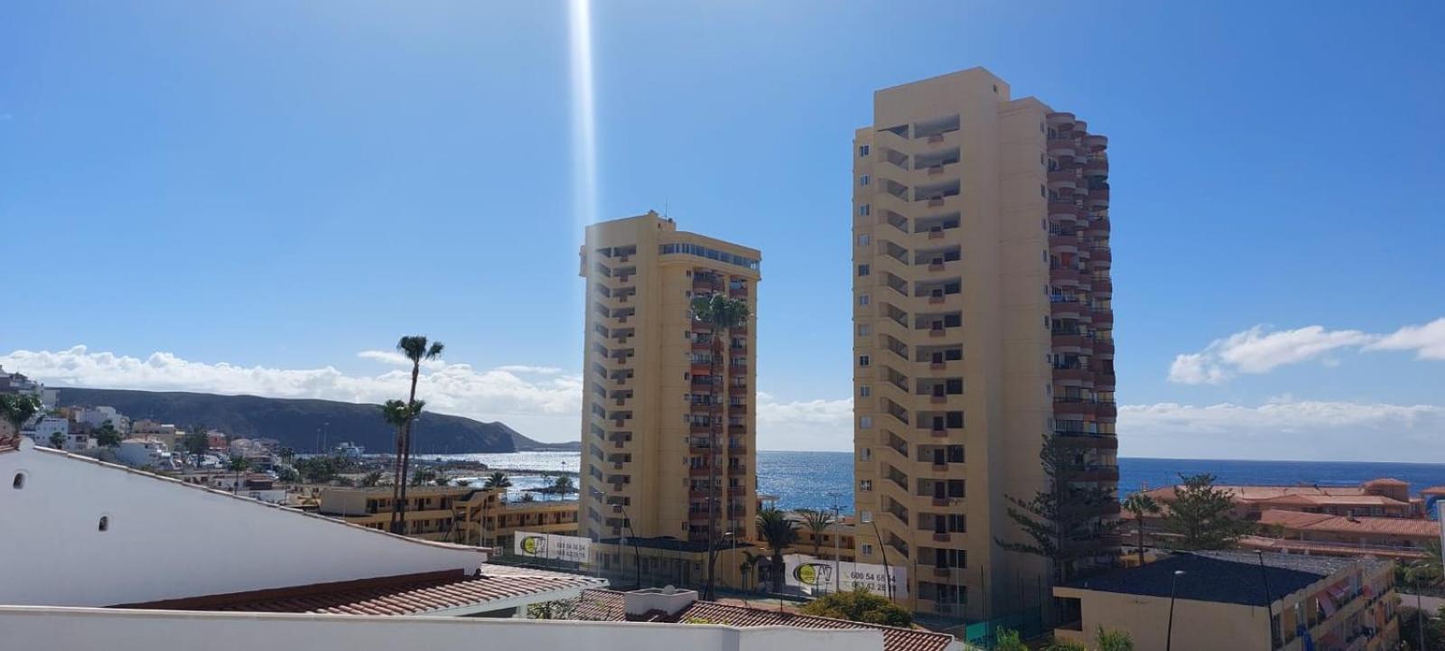 Firstline Apartment Los Cristianos Arona  Exteriér fotografie