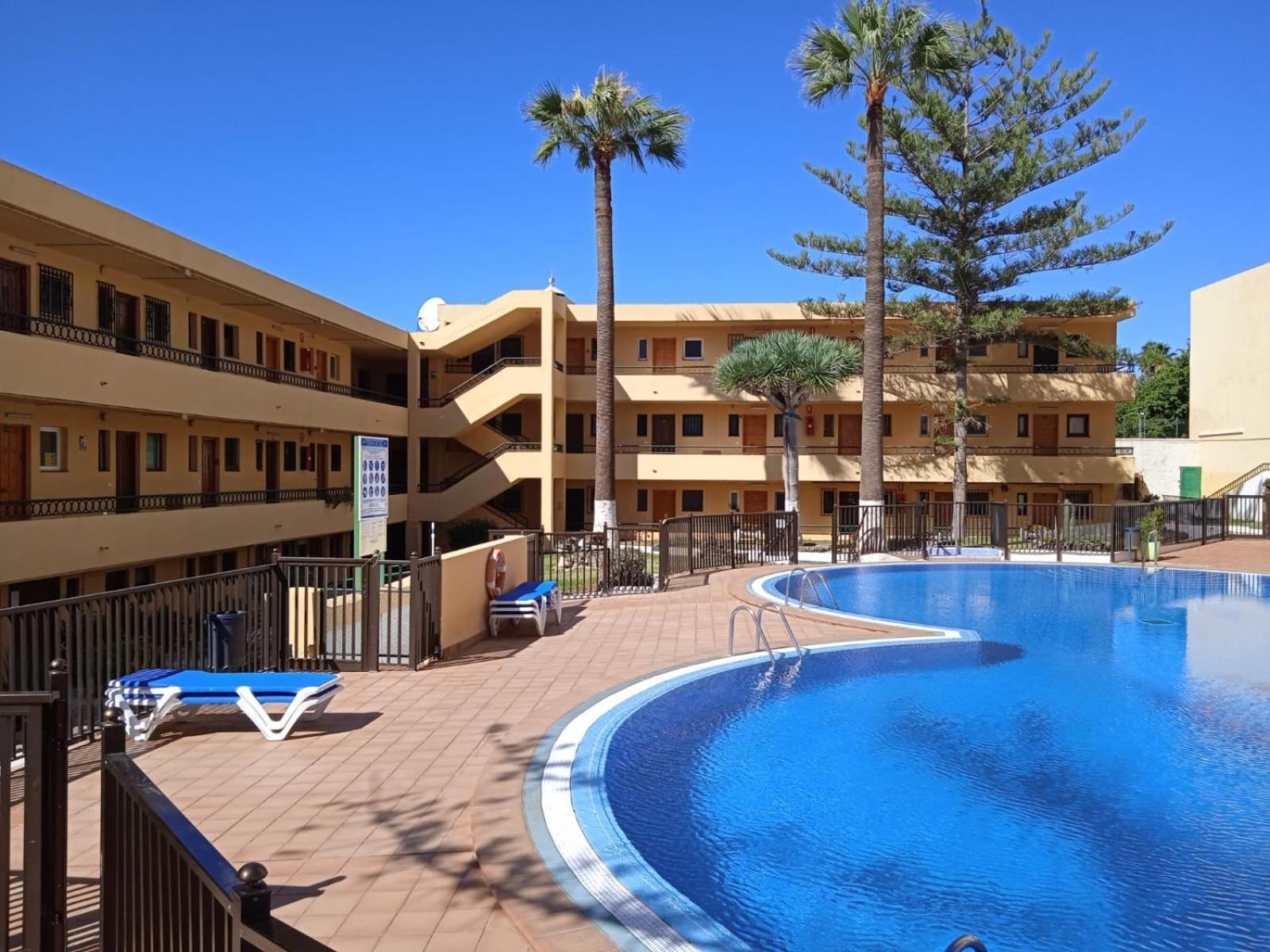 Firstline Apartment Los Cristianos Arona  Exteriér fotografie