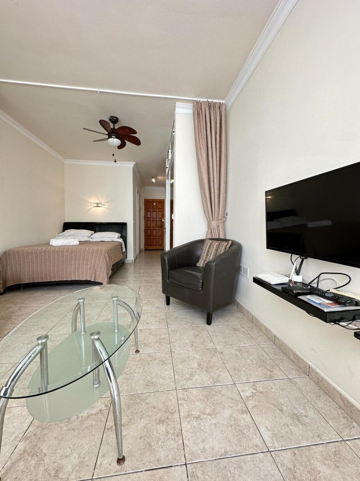 Firstline Apartment Los Cristianos Arona  Exteriér fotografie
