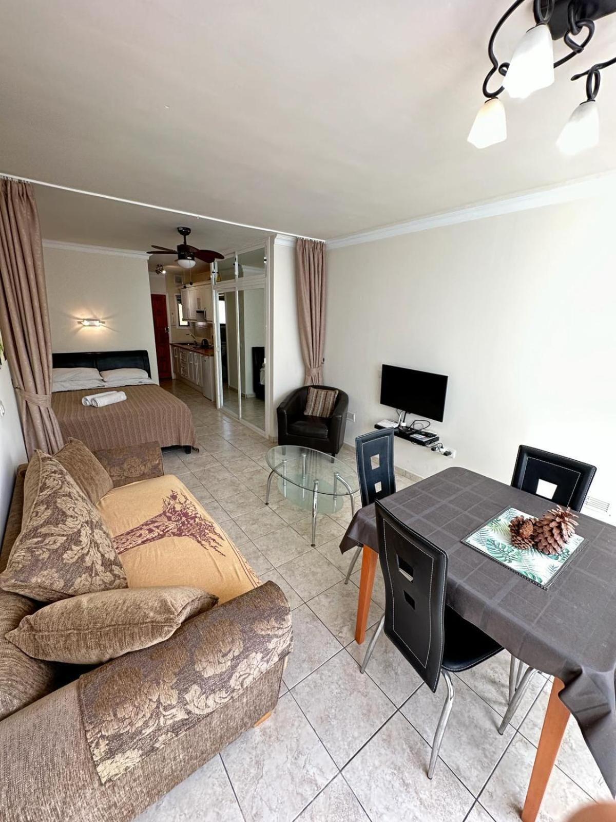 Firstline Apartment Los Cristianos Arona  Exteriér fotografie