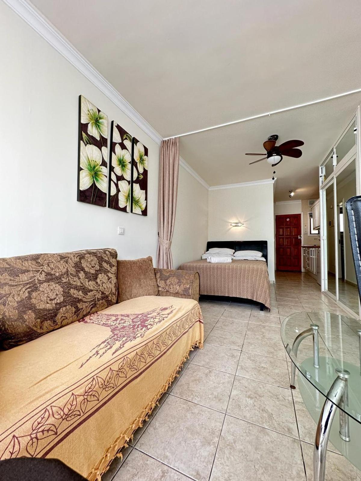 Firstline Apartment Los Cristianos Arona  Exteriér fotografie