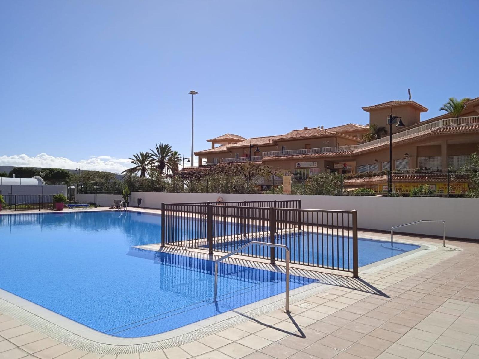 Firstline Apartment Los Cristianos Arona  Exteriér fotografie