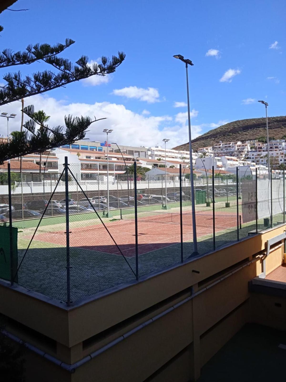 Firstline Apartment Los Cristianos Arona  Exteriér fotografie