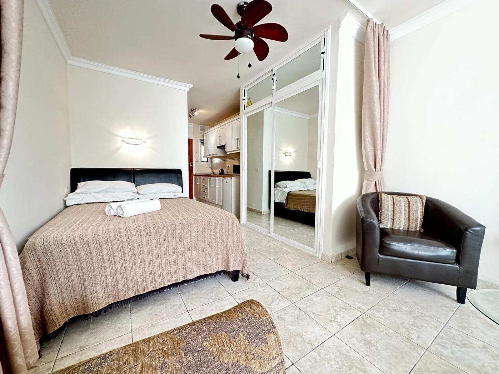 Firstline Apartment Los Cristianos Arona  Exteriér fotografie