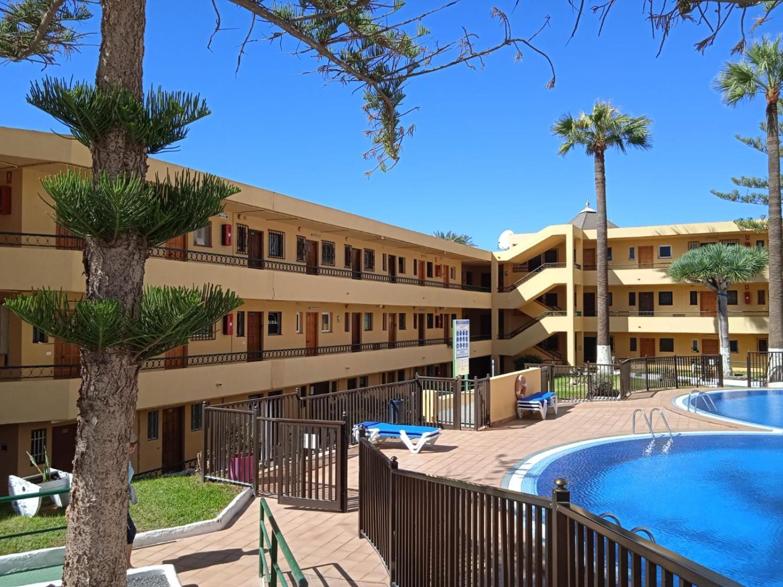Firstline Apartment Los Cristianos Arona  Exteriér fotografie