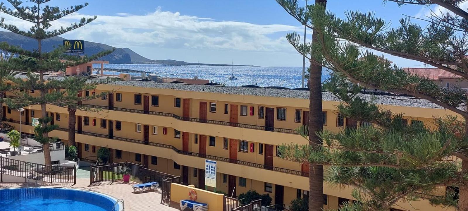 Firstline Apartment Los Cristianos Arona  Exteriér fotografie